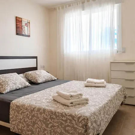 Mountain View With 2 Bedrooms & 2 Bathrooms *